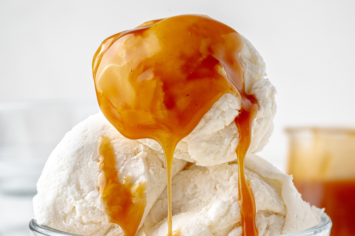 BEST Salted Caramel Sauce Recipe (Only 5 Ingredients!)