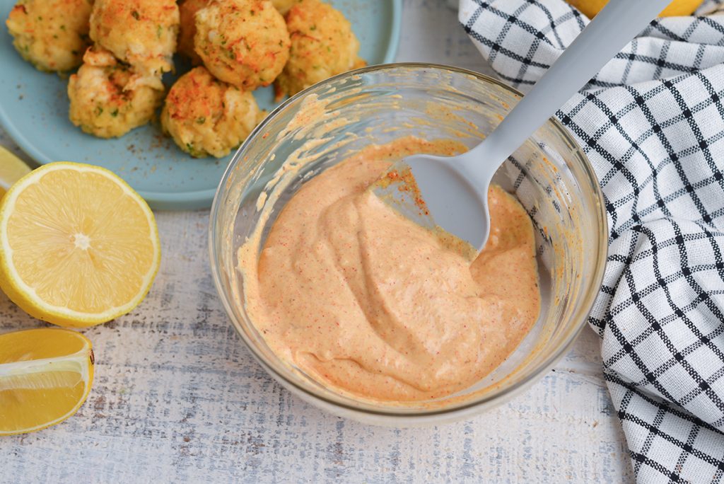 remoulade sauce in bowl with spatula