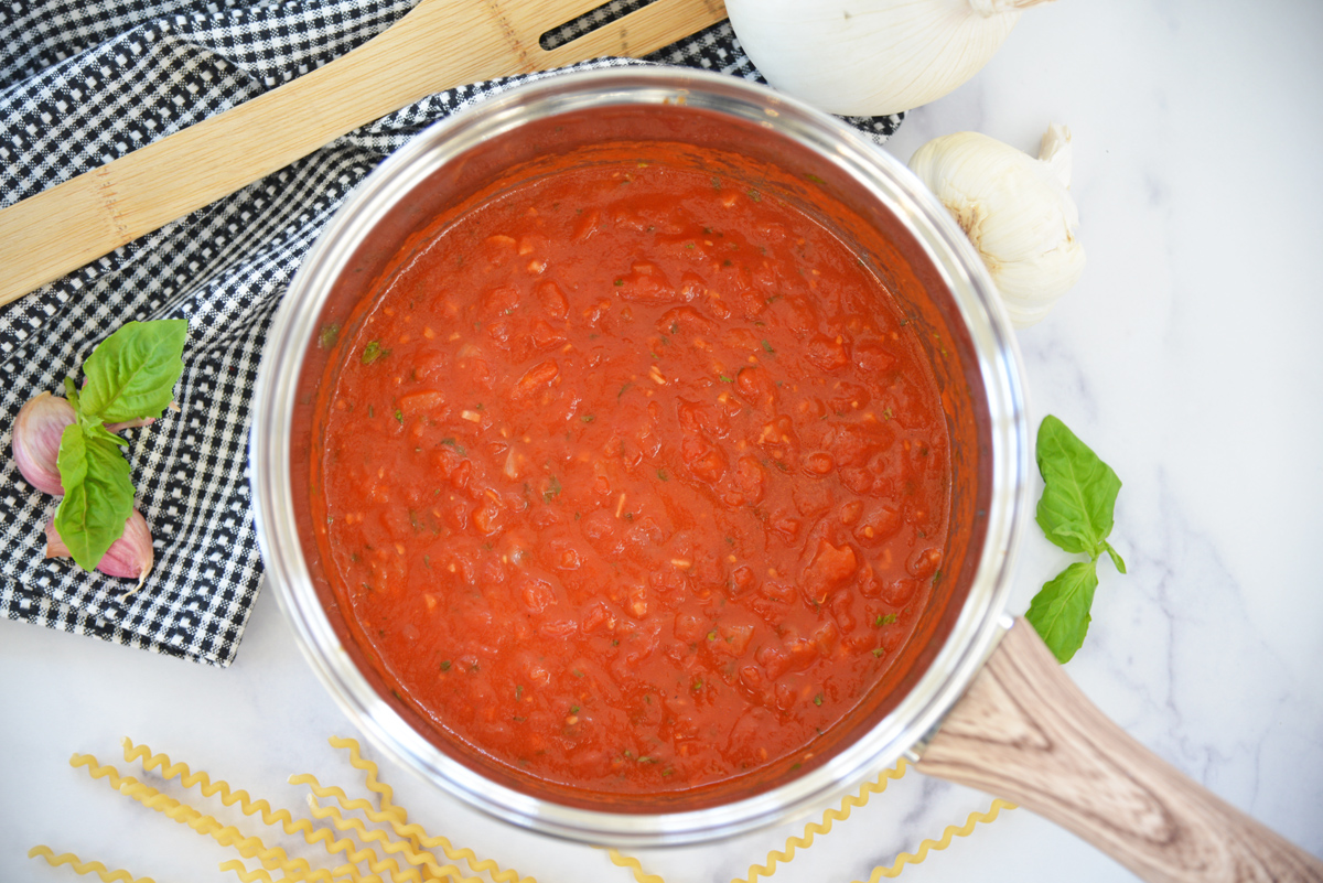 overhead shot of pomodoro sauce in pan