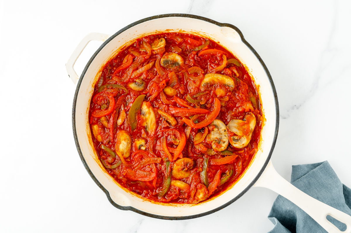 pizzaiola sauce in pan